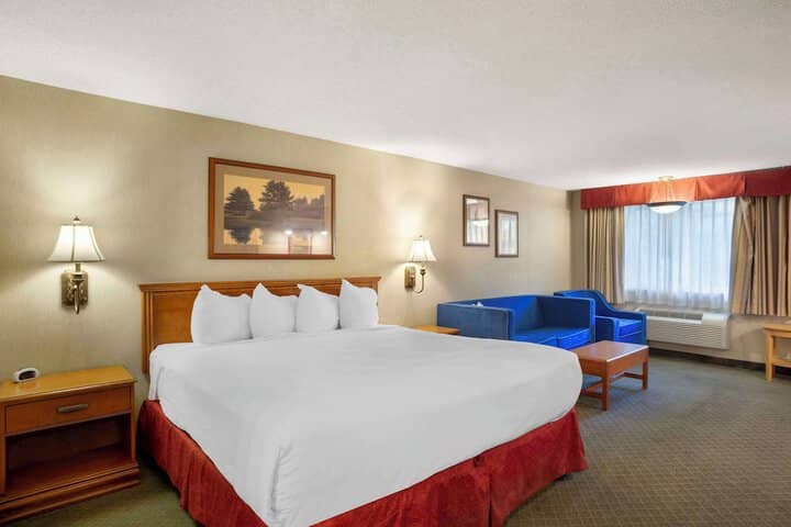 Room 8 of 38
