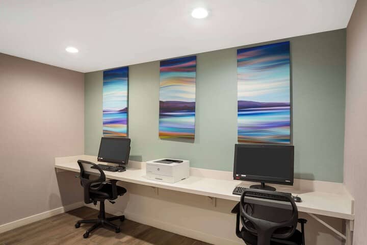 Business Center 37 of 38