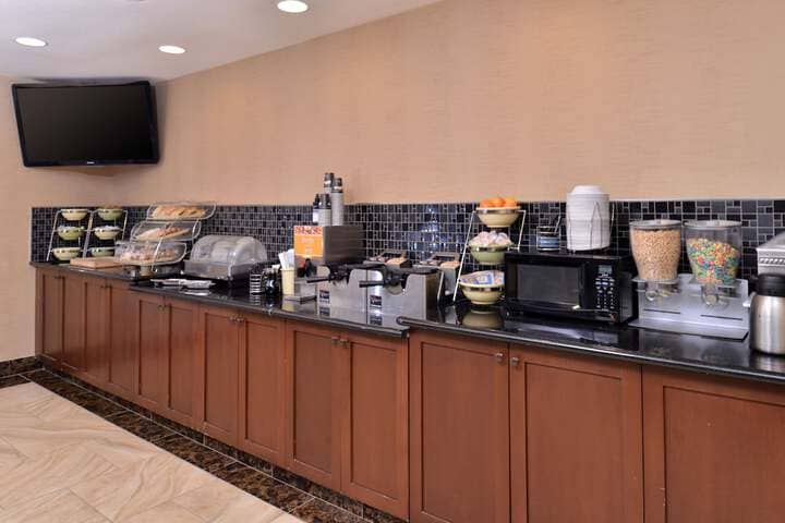 Breakfast/Coffee Service 32 of 42