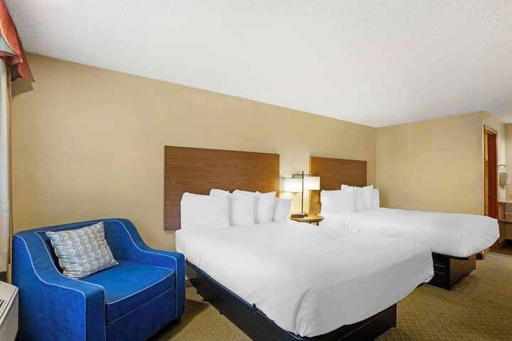 Room 13 of 38